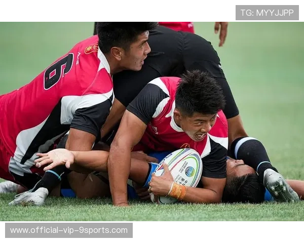 沙袋军团七人制橄榄球赛场配合默契十足